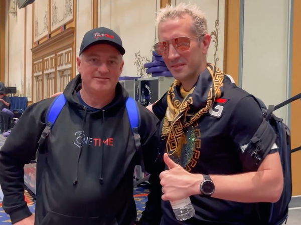 6000 € de package à Las Vegas pour un tshirt acheté !!